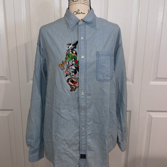 Warner Bros Studio Blue Casual Button Down Shirt Embroidered & Effortless - Picture 11 of 11